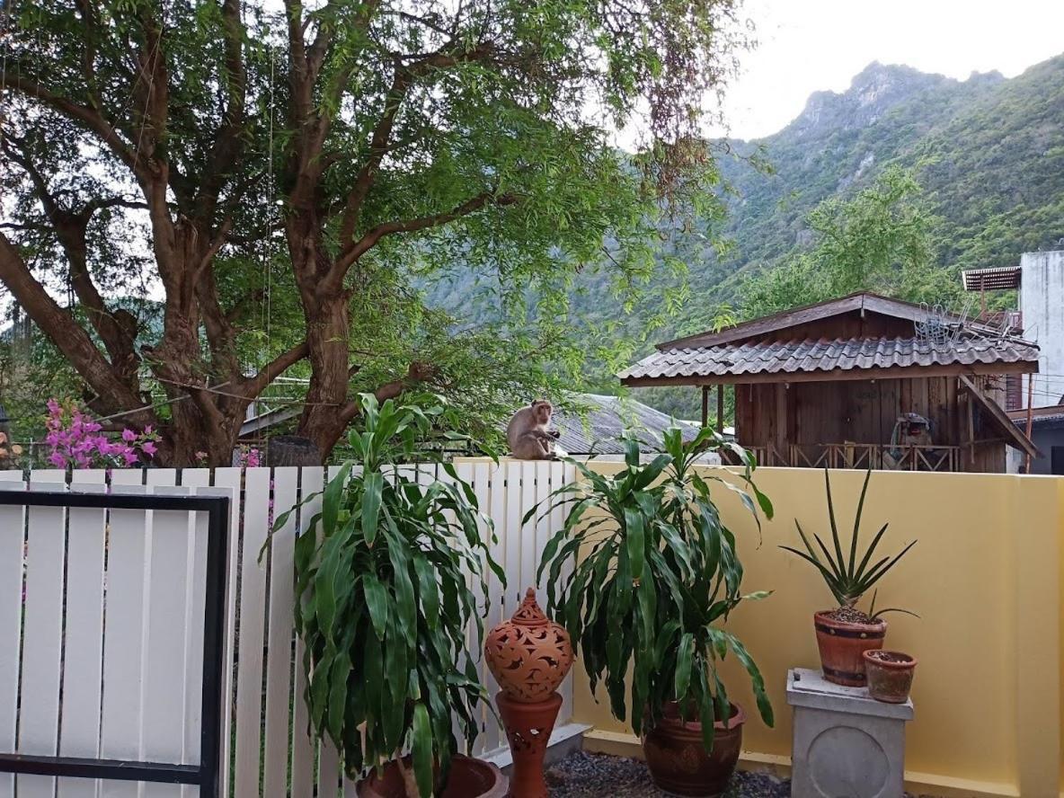 Yen~Yen B&B Prachuap Khiri Khan Exteriör bild